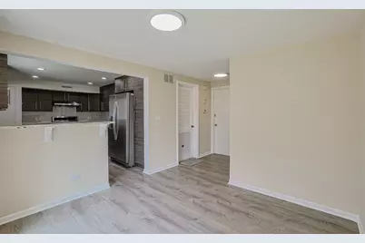 9249 Barberry Lane, Des Plaines, IL 60016 - Photo 8