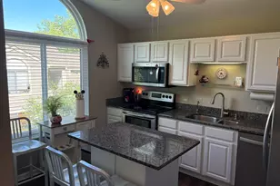 414 White Oak Ln, Barrington, IL 60010 - Photo 2
