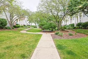 2425 Daybreak Ct, Elgin, IL 60123 - Photo 18
