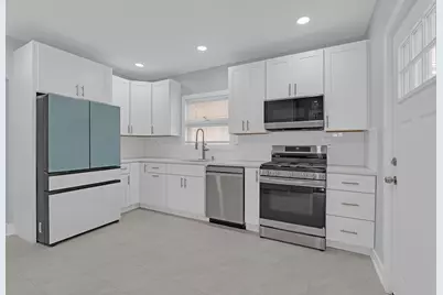 2539 W Morse Avenue, Chicago, IL 60645 - Photo 16