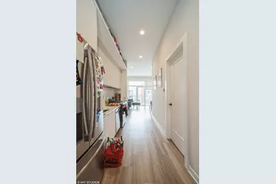 1348 W Roscoe Street #203, Chicago, IL 60657 - Photo 4