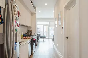 1348 W Roscoe St, Chicago, IL 60657 - Photo 4