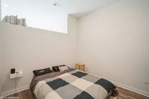 1348 W Roscoe St, Chicago, IL 60657 - Photo 6