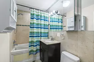 7654 N Greenview Ave, Chicago, IL 60626 - Photo 16