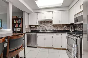917 Vose Dr, Gurnee, IL 60031 - Photo 10