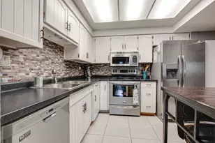 917 Vose Dr, Gurnee, IL 60031 - Photo 12