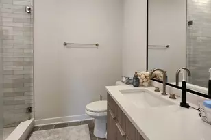 1348 W Roscoe St, Chicago, IL 60657 - Photo 18