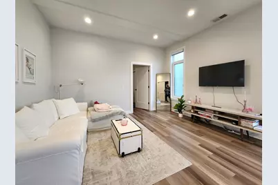 1348 W Roscoe Street #401, Chicago, IL 60657 - Photo 10