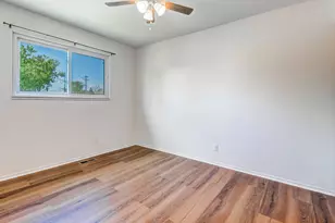 200 Hampdon Ct, Bolingbrook, IL 60440 - Photo 10