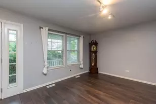340 Kennedy Dr, Antioch, IL 60002 - Photo 4