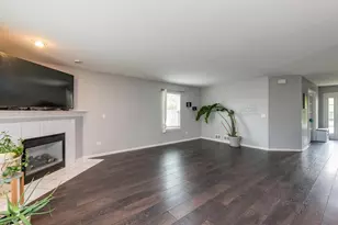 340 Kennedy Dr, Antioch, IL 60002 - Photo 6