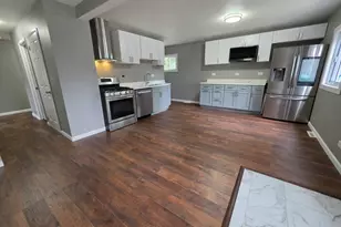 1408 Barberry Ln, Round Lake Beach, IL 60073 - Photo 4