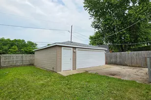 1408 Barberry Ln, Round Lake Beach, IL 60073 - Photo 18