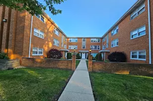 6925 W 64th Pl, Chicago, IL 60638 - Photo 1