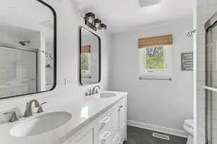 413 Catalpa Ln, Libertyville, IL 60048 - Photo 12