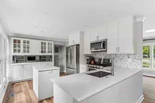 413 Catalpa Ln, Libertyville, IL 60048 - Photo 8