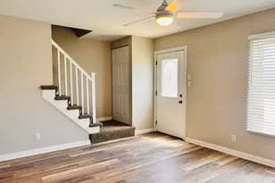 451 Yorkshire Sq, Bolingbrook, IL 60440 - Photo 8