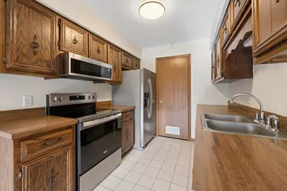 1810 Kerrybrook Court #1810, Sycamore, IL 60178 - Photo 10