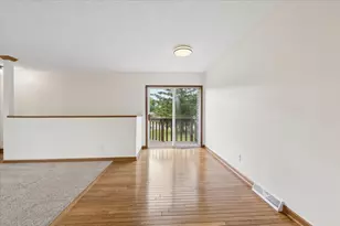 1810 Kerrybrook Ct, Sycamore, IL 60178 - Photo 8