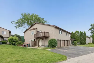 1810 Kerrybrook Court #1810, Sycamore, IL 60178 - Photo 2