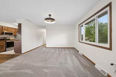 1810 Kerrybrook Court #1810, Sycamore, IL 60178 - Photo 4