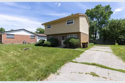 2714 Ashland Court, Rockford, IL 61101 - Photo 2