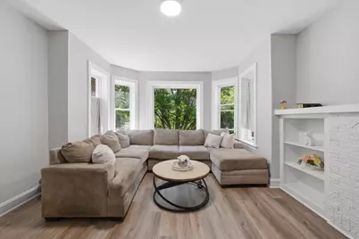 9015 S Muskegon Avenue, Chicago, IL 60617 - Photo 2
