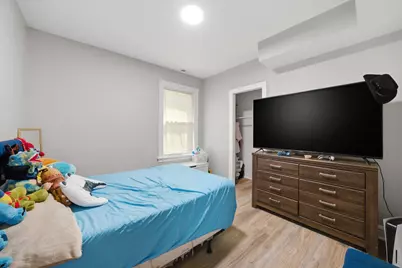 9015 S Muskegon Avenue, Chicago, IL 60617 - Photo 24