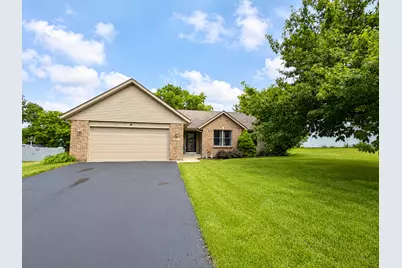 614 Moth Street, Pecatonica, IL 61063 - Photo 1