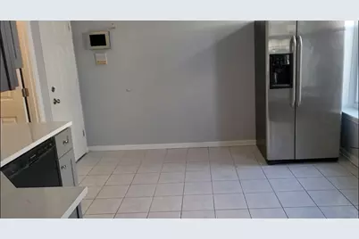 1025 W Cullerton Street #2R, Chicago, IL 60608 - Photo 4