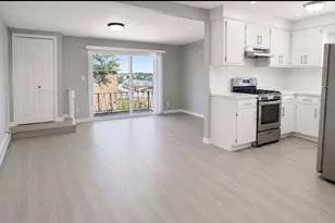 15700 Reynolds Ln, Oak Forest, IL 60452 - Photo 6