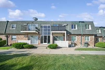 9954 S 84th Terrace S #210, Palos Hills, IL 60465 - Photo 1