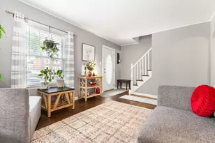 7727 W Berwyn Ave, Chicago, IL 60656 - Photo 2