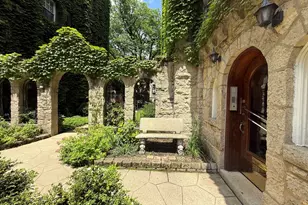 2329 W Farwell Ave, Chicago, IL 60645 - Photo 6