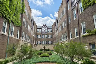 2329 W Farwell Ave, Chicago, IL 60645 - Photo 2