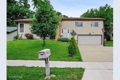 290 Loveland Drive, Glendale Heights, IL 60139 - Photo 2