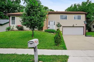 290 Loveland Dr, Glendale Heights, IL 60139 - Photo 2