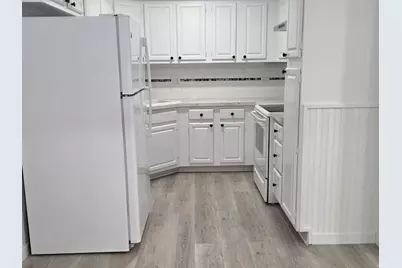 301 Lake Hinsdale Drive #108, Willowbrook, IL 60527 - Photo 6