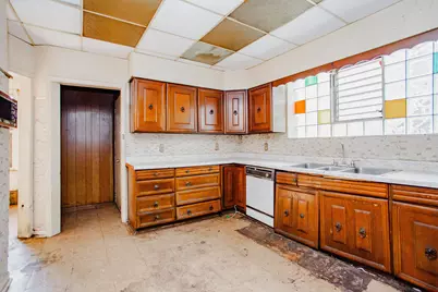 8255 S Saint Lawrence Avenue, Chicago, IL 60619 - Photo 8