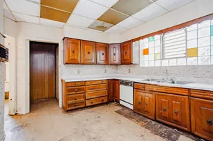 8255 S St Lawrence Ave, Chicago, IL 60619 - Photo 8