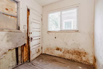 8255 S Saint Lawrence Avenue, Chicago, IL 60619 - Photo 10