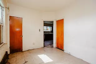 8255 S St Lawrence Ave, Chicago, IL 60619 - Photo 16