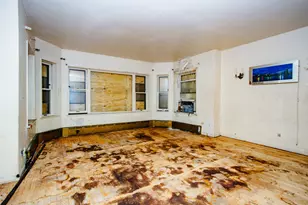 8255 S St Lawrence Ave, Chicago, IL 60619 - Photo 4
