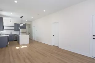 2036 N Hoyne Ave, Chicago, IL 60647 - Photo 10