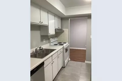 207 W Park Avenue #107, Libertyville, IL 60048 - Photo 2