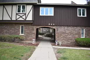 844 Village Quarter Rd, West Dundee, IL 60118 - Photo 18