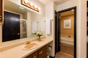 931 E Kings Row, Palatine, IL 60074 - Photo 8