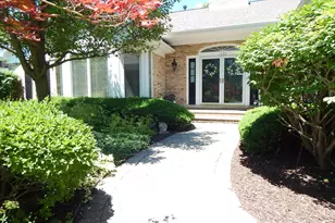 1322 W Steeplechase Ln, Palatine, IL 60067 - Photo 2