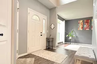 614 Sumac Dr, Aurora, IL 60506 - Photo 2