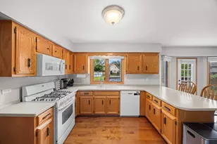 800 Lisdowney Dr, Lockport, IL 60441 - Photo 12
